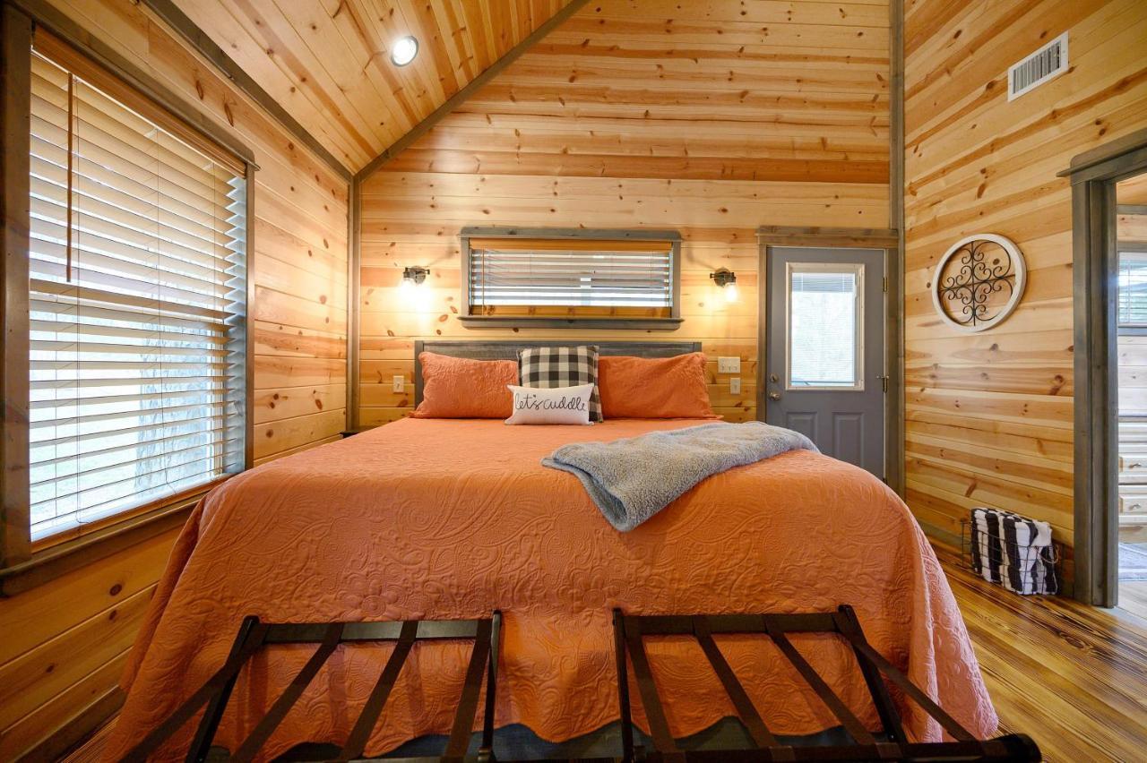 Convenient Romantic Hot Tub Bbq 3-Night Special! Broken Bow Buitenkant foto