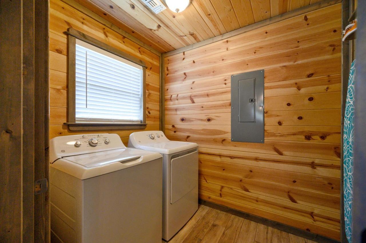 Convenient Romantic Hot Tub Bbq 3-Night Special! Broken Bow Buitenkant foto