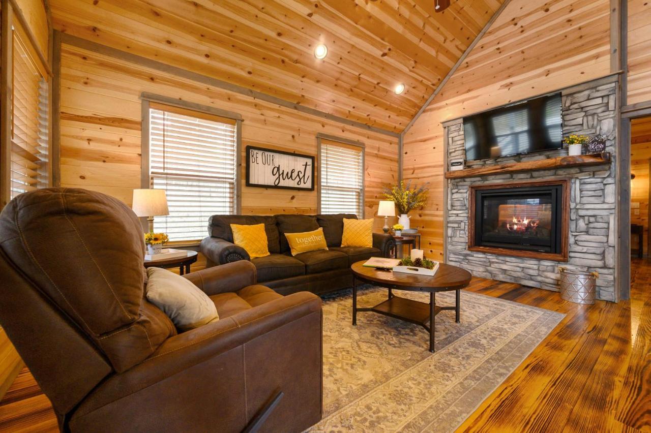 Convenient Romantic Hot Tub Bbq 3-Night Special! Broken Bow Buitenkant foto