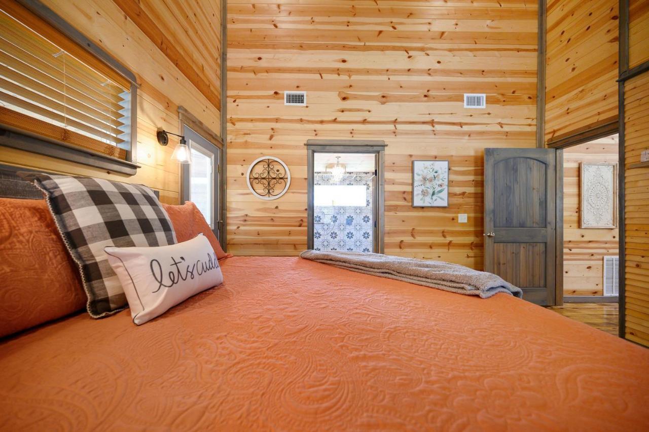 Convenient Romantic Hot Tub Bbq 3-Night Special! Broken Bow Buitenkant foto
