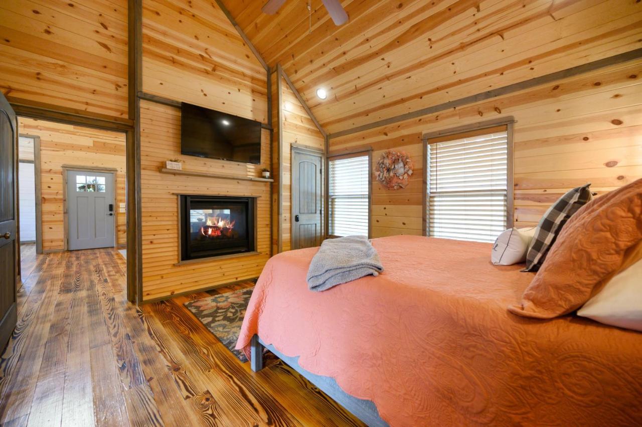 Convenient Romantic Hot Tub Bbq 3-Night Special! Broken Bow Buitenkant foto