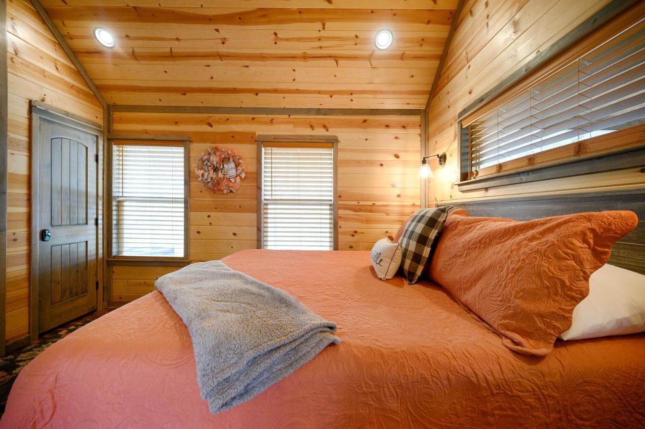 Convenient Romantic Hot Tub Bbq 3-Night Special! Broken Bow Buitenkant foto