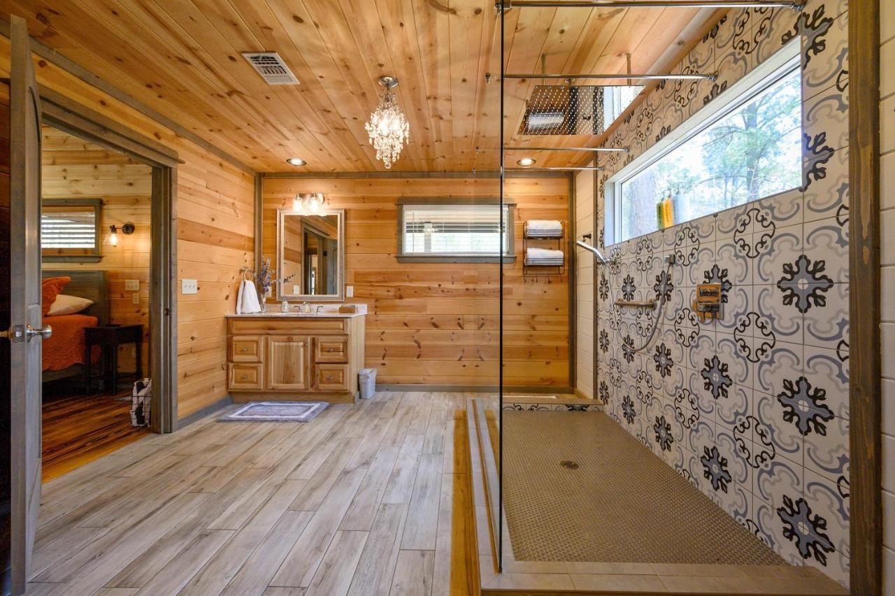 Convenient Romantic Hot Tub Bbq 3-Night Special! Broken Bow Buitenkant foto